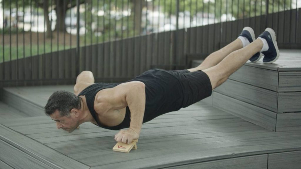 The Vsique Is The Worlds First Patent Pending Push Up Trainer Grip For All Levels And It Launches On Kickstarter 2 The Vsique Is The World'S First Patent-Pending Push-Up Trainer Grip For All Levels, And It Launches On Kickstarter